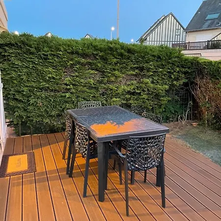 Rez De Jardin Hébergement de vacances