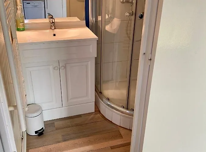 בית נופש Rez De Jardin קאבורג